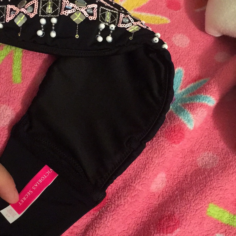 Victoria Secret Bikini Top - Picture 2 of 3